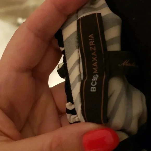 BCBG Maxazaria strapless ruffles top size M - Picture 4 of 4